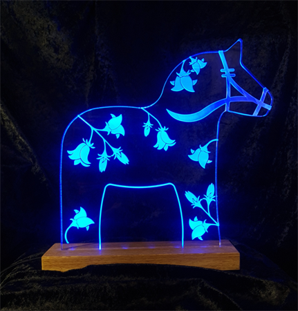 Plexiglashäst på el Blåklocka Blå